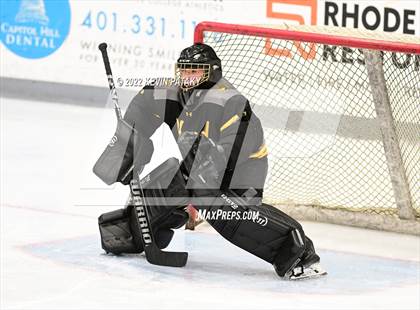 Thumbnail 3 in Prout (RI) vs. Daniel Hand (Crusader Christmas Classic) photogallery.