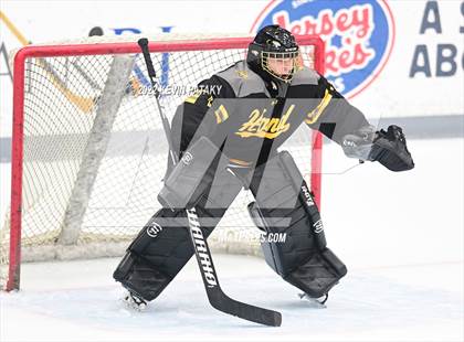 Thumbnail 3 in Prout (RI) vs. Daniel Hand (Crusader Christmas Classic) photogallery.