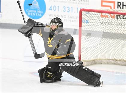 Thumbnail 2 in Prout (RI) vs. Daniel Hand (Crusader Christmas Classic) photogallery.
