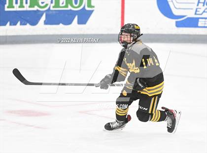Thumbnail 2 in Prout (RI) vs. Daniel Hand (Crusader Christmas Classic) photogallery.