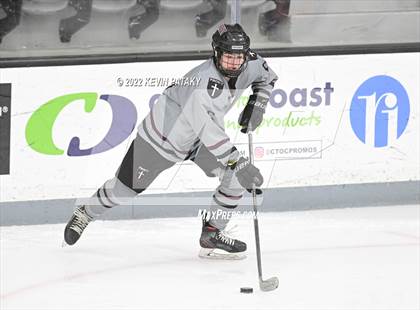Thumbnail 3 in Prout (RI) vs. Daniel Hand (Crusader Christmas Classic) photogallery.