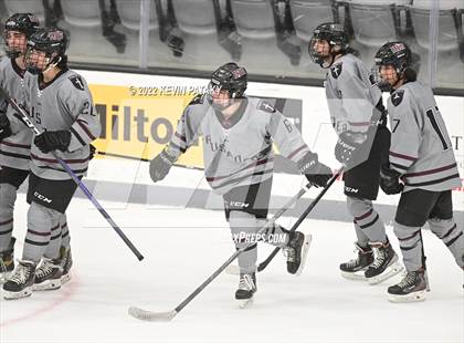 Thumbnail 3 in Prout (RI) vs. Daniel Hand (Crusader Christmas Classic) photogallery.