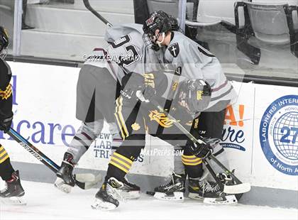 Thumbnail 3 in Prout (RI) vs. Daniel Hand (Crusader Christmas Classic) photogallery.