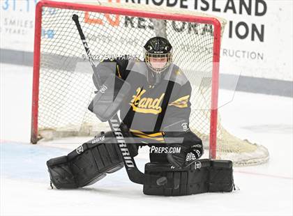 Thumbnail 1 in Prout (RI) vs. Daniel Hand (Crusader Christmas Classic) photogallery.