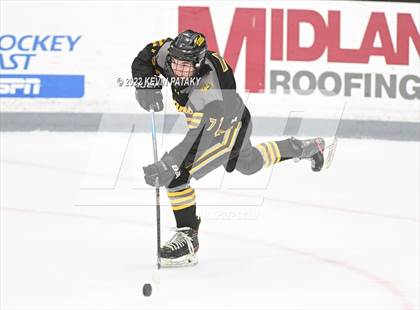Thumbnail 1 in Prout (RI) vs. Daniel Hand (Crusader Christmas Classic) photogallery.