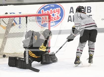 Thumbnail 3 in Prout (RI) vs. Daniel Hand (Crusader Christmas Classic) photogallery.