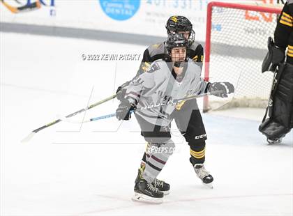 Thumbnail 3 in Prout (RI) vs. Daniel Hand (Crusader Christmas Classic) photogallery.