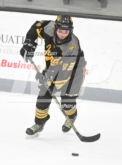 Thumbnail 3 in Prout (RI) vs. Daniel Hand (Crusader Christmas Classic) photogallery.