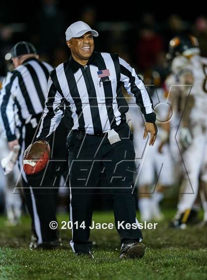 Thumbnail 2 in Paso Robles vs. Newbury Park (CIF SS Northern Div Final) photogallery.