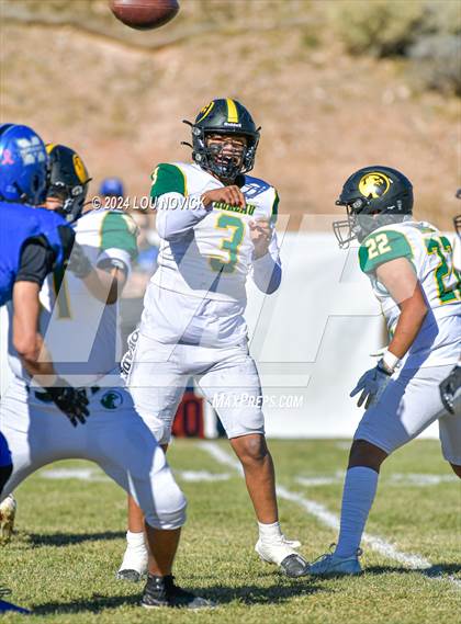 Thumbnail 2 in St. Michael's vs. Thoreau (NMAA 3A-2 Ouarter finals) photogallery.
