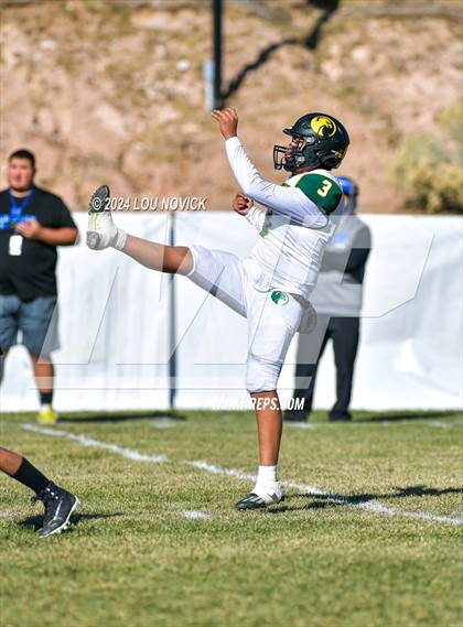Thumbnail 2 in St. Michael's vs. Thoreau (NMAA 3A-2 Ouarter finals) photogallery.