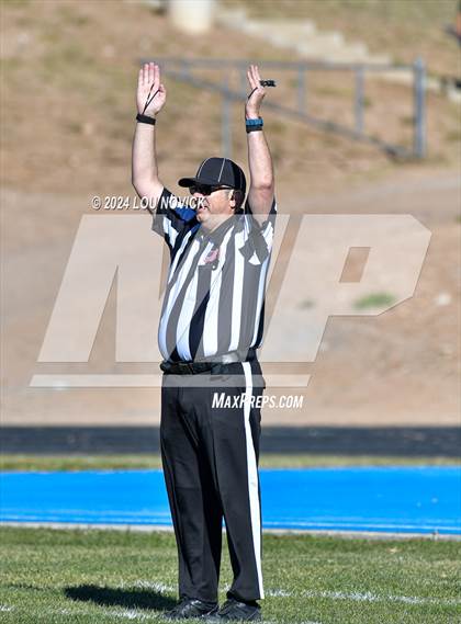 Thumbnail 2 in St. Michael's vs. Thoreau (NMAA 3A-2 Ouarter finals) photogallery.