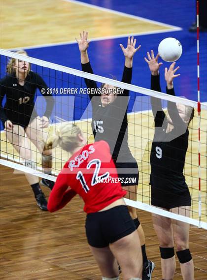 Thumbnail 2 in Eaton vs Valley (CHSAA 4A Final) photogallery.