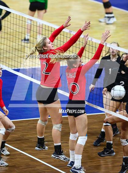 Thumbnail 3 in Eaton vs Valley (CHSAA 4A Final) photogallery.