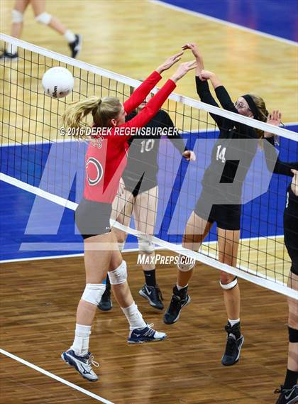 Thumbnail 1 in Eaton vs Valley (CHSAA 4A Final) photogallery.