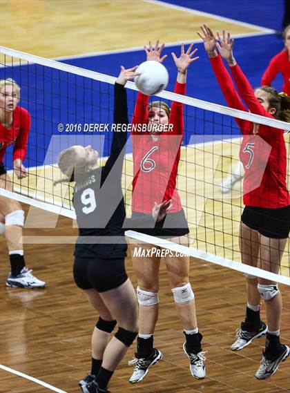 Thumbnail 1 in Eaton vs Valley (CHSAA 4A Final) photogallery.