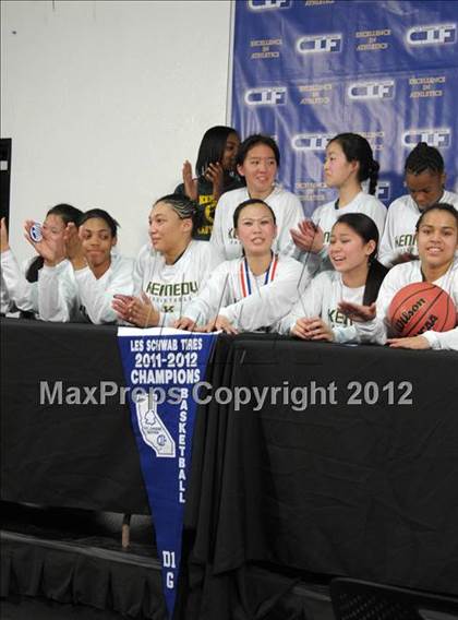 Thumbnail 2 in Kennedy vs. Oak Ridge (CIF SJS D1 Final) photogallery.