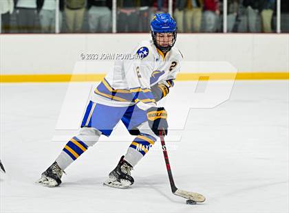 Thumbnail 3 in Brentwood vs MBA photogallery.