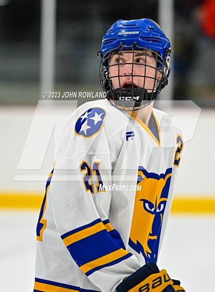 Thumbnail 3 in Brentwood vs MBA photogallery.
