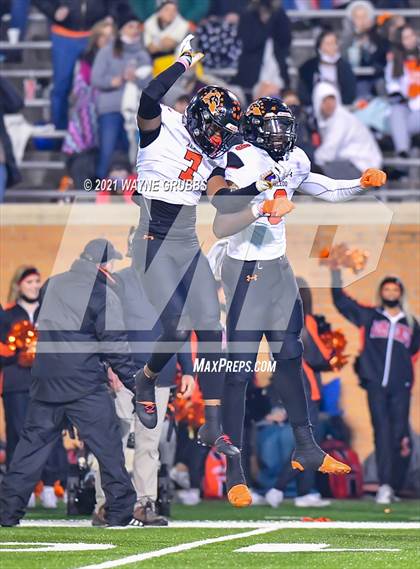 Thumbnail 3 in Rider vs. Aledo (UIL 5A D2 Semifinal) photogallery.