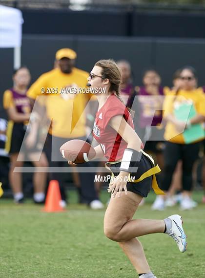 Thumbnail 3 in Crescent City vs Middleburg (Jaguars Preseason Classic) photogallery.