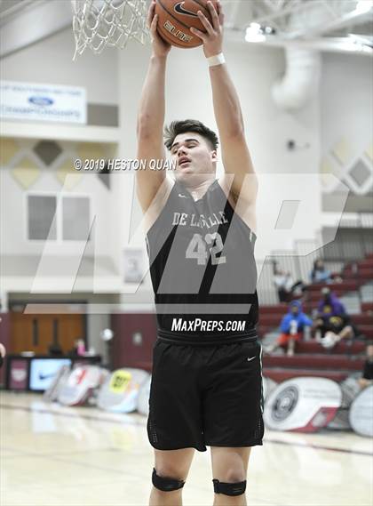 Thumbnail 3 in Bellevue vs. De La Salle (Rancho Mirage Holiday Invitational) photogallery.