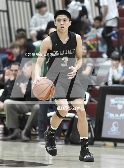 Thumbnail 2 in Bellevue vs. De La Salle (Rancho Mirage Holiday Invitational) photogallery.