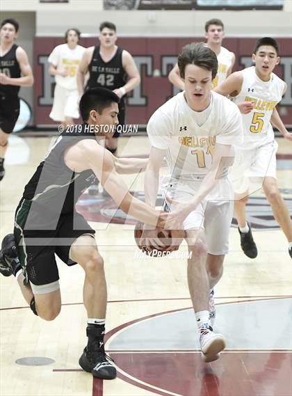 Thumbnail 2 in Bellevue vs. De La Salle (Rancho Mirage Holiday Invitational) photogallery.