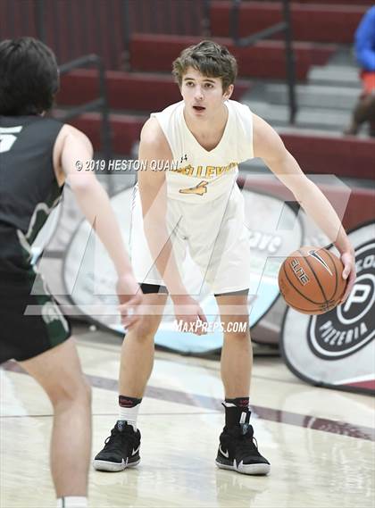 Thumbnail 2 in Bellevue vs. De La Salle (Rancho Mirage Holiday Invitational) photogallery.