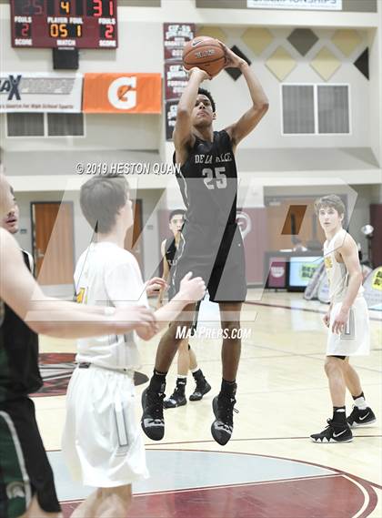 Thumbnail 3 in Bellevue vs. De La Salle (Rancho Mirage Holiday Invitational) photogallery.