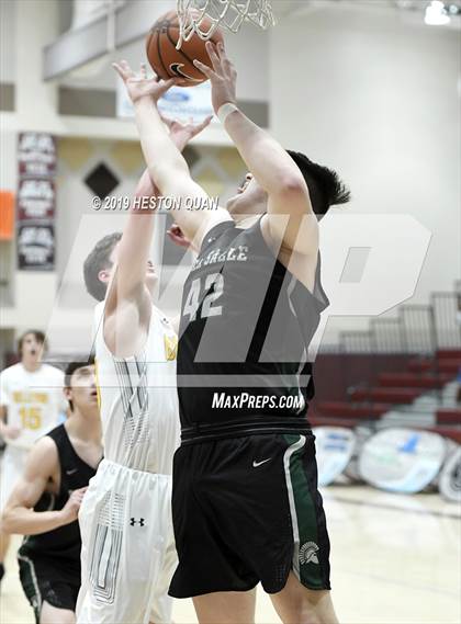 Thumbnail 3 in Bellevue vs. De La Salle (Rancho Mirage Holiday Invitational) photogallery.