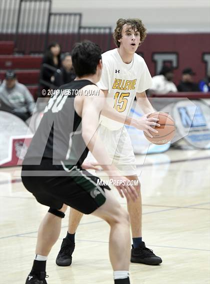 Thumbnail 2 in Bellevue vs. De La Salle (Rancho Mirage Holiday Invitational) photogallery.