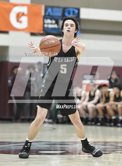 Thumbnail 2 in Bellevue vs. De La Salle (Rancho Mirage Holiday Invitational) photogallery.