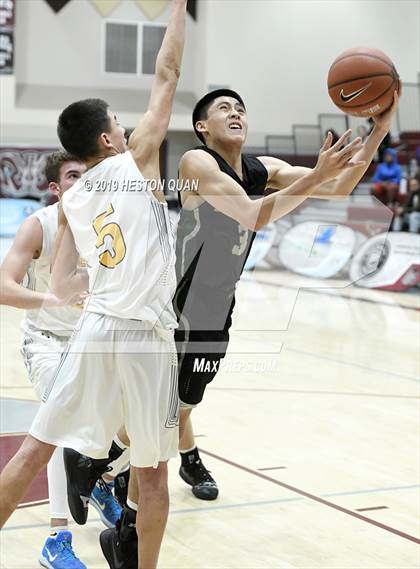 Thumbnail 3 in Bellevue vs. De La Salle (Rancho Mirage Holiday Invitational) photogallery.