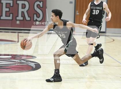 Thumbnail 2 in Bellevue vs. De La Salle (Rancho Mirage Holiday Invitational) photogallery.