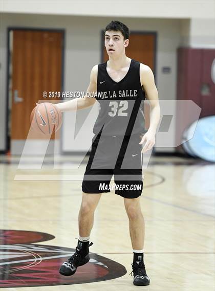 Thumbnail 2 in Bellevue vs. De La Salle (Rancho Mirage Holiday Invitational) photogallery.