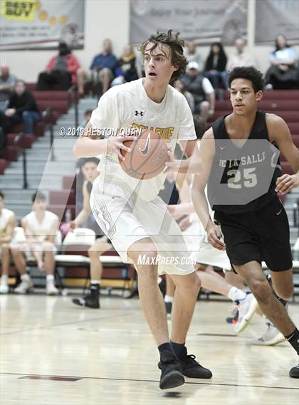 Thumbnail 3 in Bellevue vs. De La Salle (Rancho Mirage Holiday Invitational) photogallery.