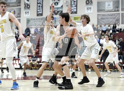 Thumbnail 2 in Bellevue vs. De La Salle (Rancho Mirage Holiday Invitational) photogallery.