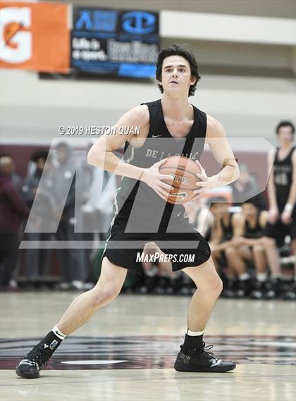 Thumbnail 1 in Bellevue vs. De La Salle (Rancho Mirage Holiday Invitational) photogallery.