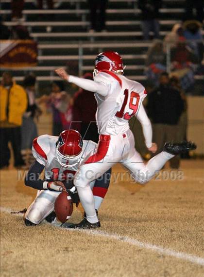 Thumbnail 1 in Henry County @ Melrose (TSSAA 4A Quarterfinal) photogallery.