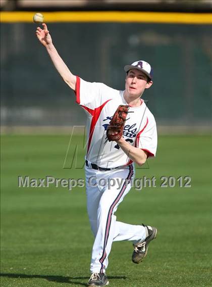 Thumbnail 1 in Dallas HSAA North vs. Southwest Dallas HomeSchool photogallery.