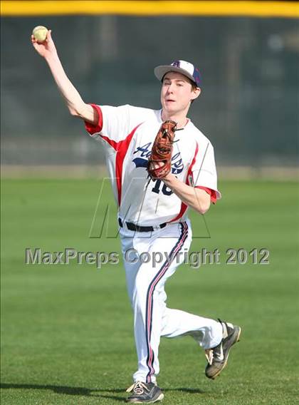 Thumbnail 1 in Dallas HSAA North vs. Southwest Dallas HomeSchool photogallery.