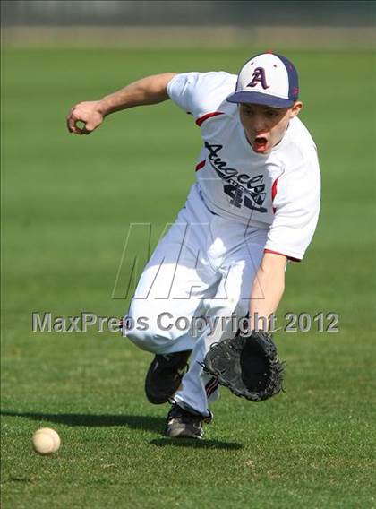 Thumbnail 3 in Dallas HSAA North vs. Southwest Dallas HomeSchool photogallery.