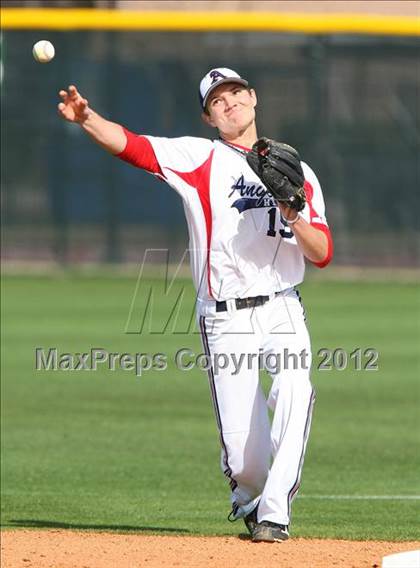 Thumbnail 2 in Dallas HSAA North vs. Southwest Dallas HomeSchool photogallery.