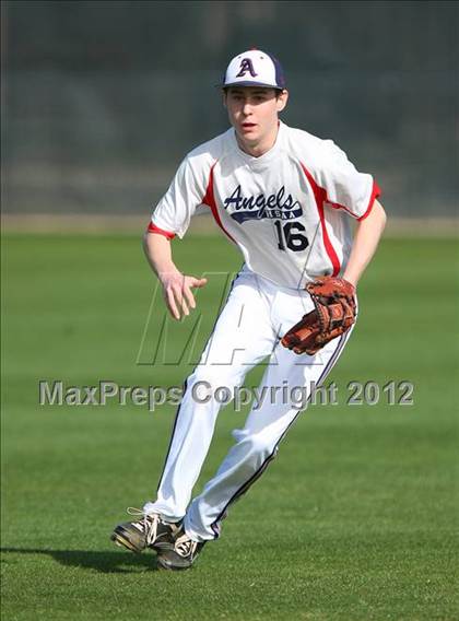 Thumbnail 3 in Dallas HSAA North vs. Southwest Dallas HomeSchool photogallery.