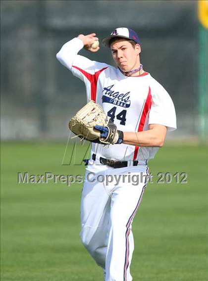 Thumbnail 2 in Dallas HSAA North vs. Southwest Dallas HomeSchool photogallery.