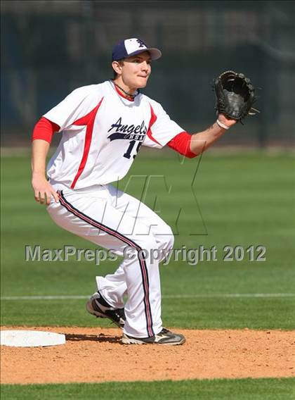 Thumbnail 3 in Dallas HSAA North vs. Southwest Dallas HomeSchool photogallery.