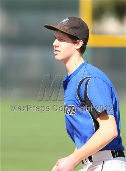 Thumbnail 3 in Dallas HSAA North vs. Southwest Dallas HomeSchool photogallery.