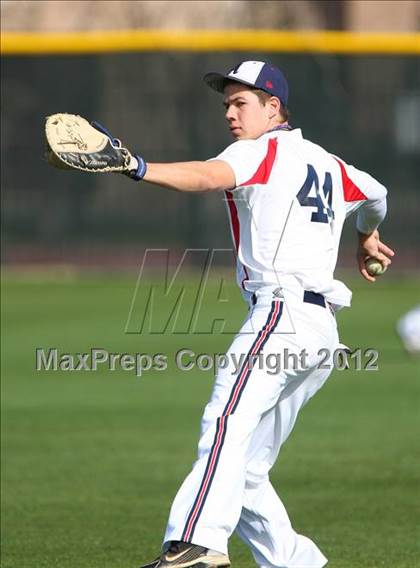 Thumbnail 3 in Dallas HSAA North vs. Southwest Dallas HomeSchool photogallery.