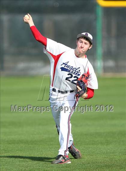 Thumbnail 1 in Dallas HSAA North vs. Southwest Dallas HomeSchool photogallery.